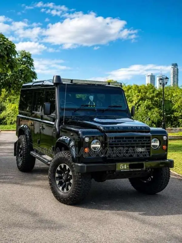 Land-Rover Defender 2016 SUV (Used)