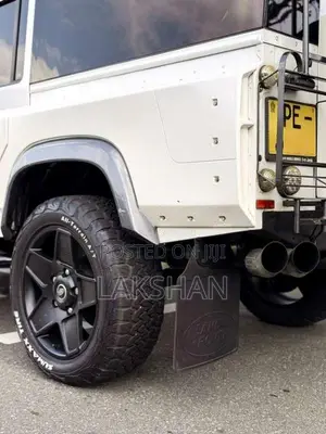 Land-Rover Defender 2.2 Puma 2008 SUV (Used)