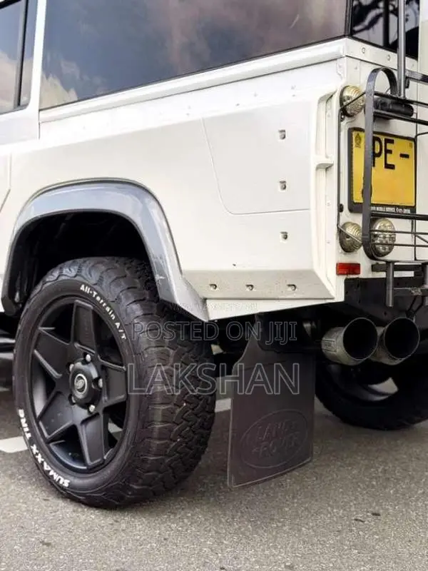 Land-Rover Defender 2.2 Puma 2008 SUV (Used)