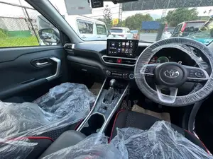 Toyota Raize Z BSM 2025 SUV Unregistered (Recondition)