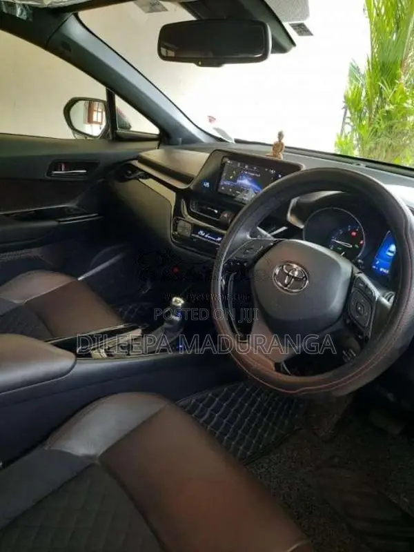 Toyota CHR 2017 SUV (Used)