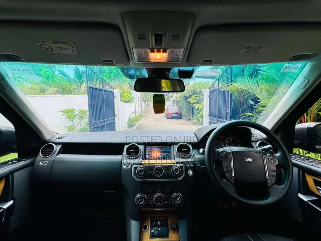 Land-Rover Discovery 4 2014 SUV (Used)