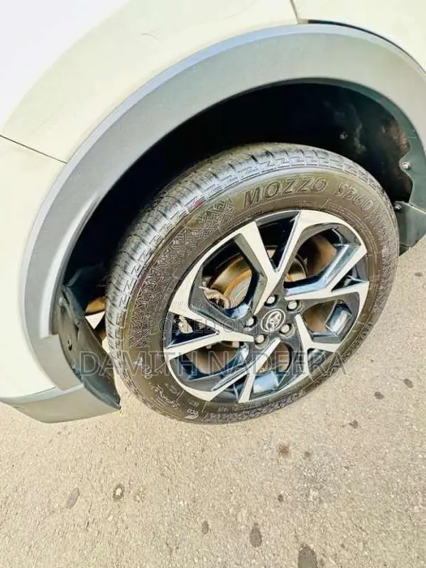 Toyota CHR GT 2017 SUV (Used)