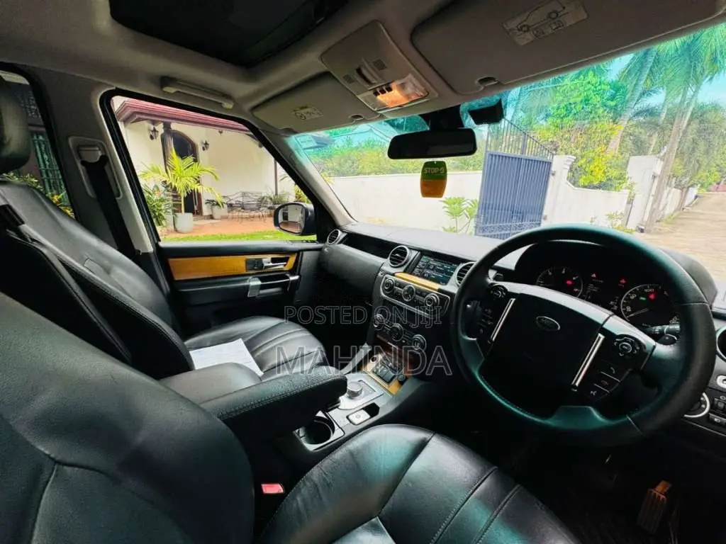 Land-Rover Discovery 4 2014 SUV (Used)
