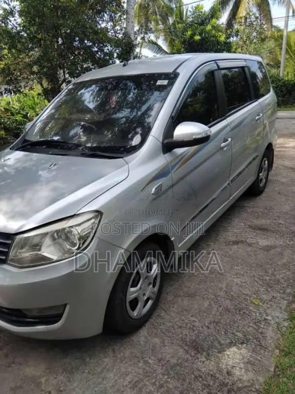 DFSK Glory 330 2018 SUV (Used)