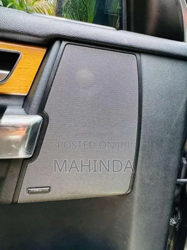 Land-Rover Discovery 4 2014 SUV (Used)