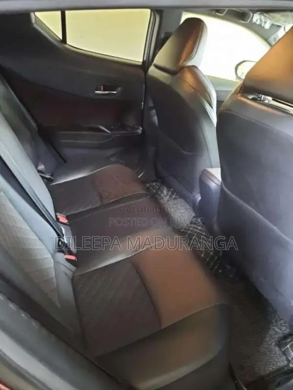 Toyota CHR 2017 SUV (Used)