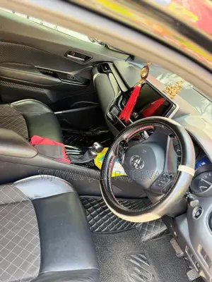 Toyota CHR NGX 10 2020 SUV (Used)