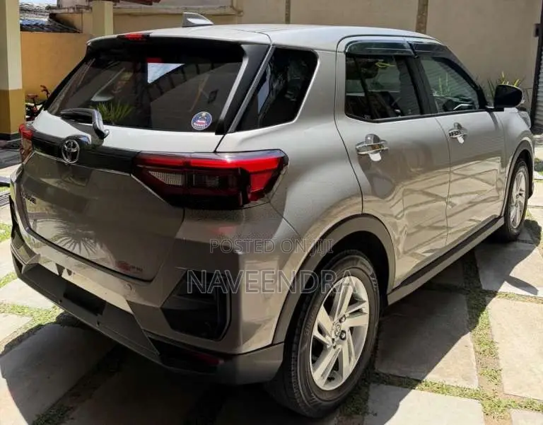 Toyota Raize 2025 SUV (Used)