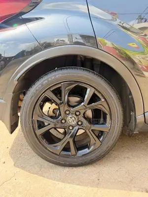 Toyota CHR NGX 10 2020 SUV (Used)