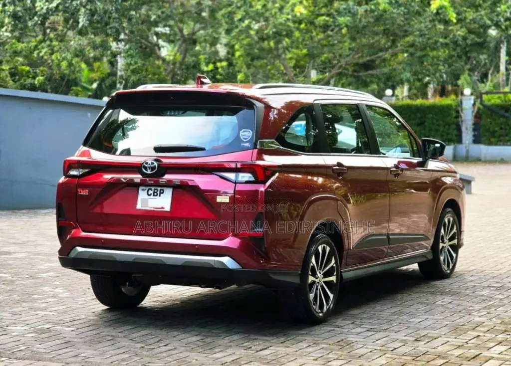 Toyota Veloz 2024 SUV (Used)
