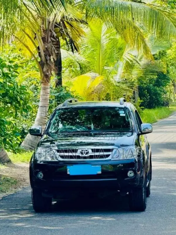 Toyota Fortuner 2007 SUV (Used)