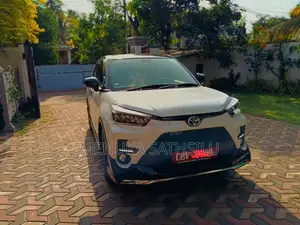 Toyota Raize 2025 SUV (Used)