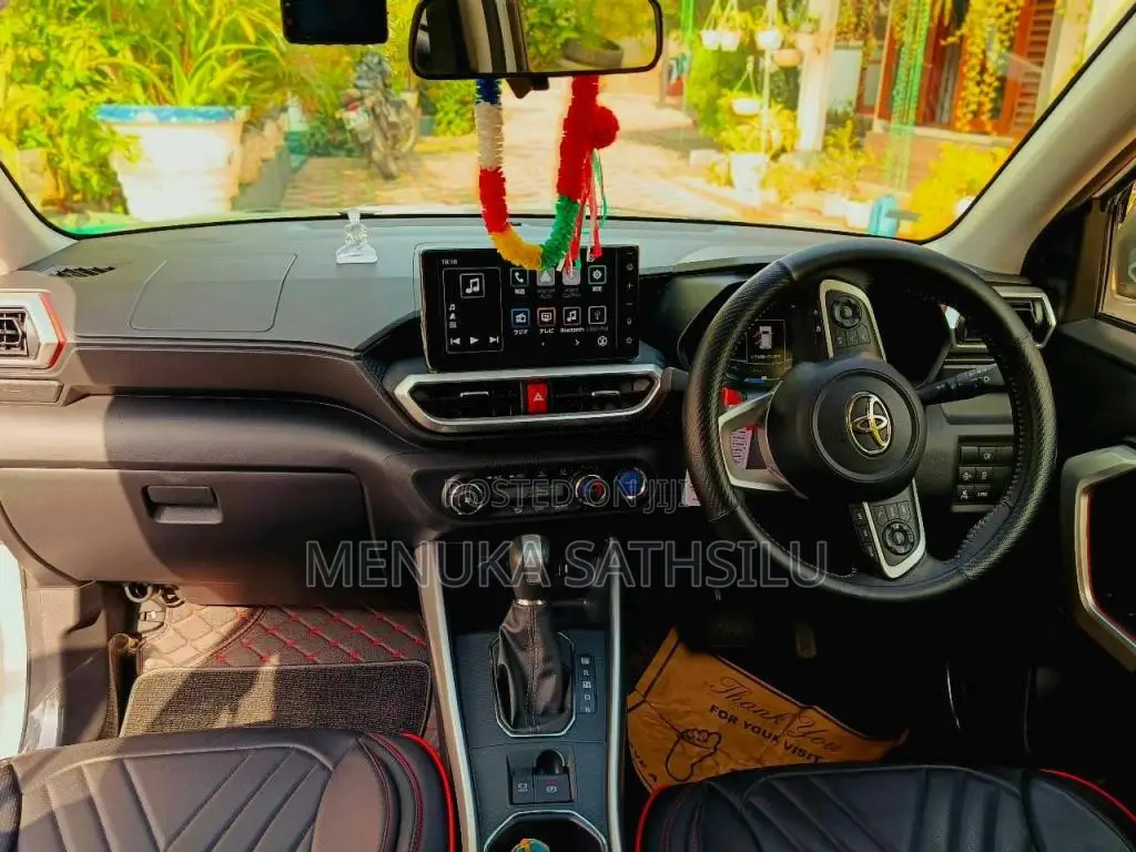 Toyota Raize 2025 SUV (Used)