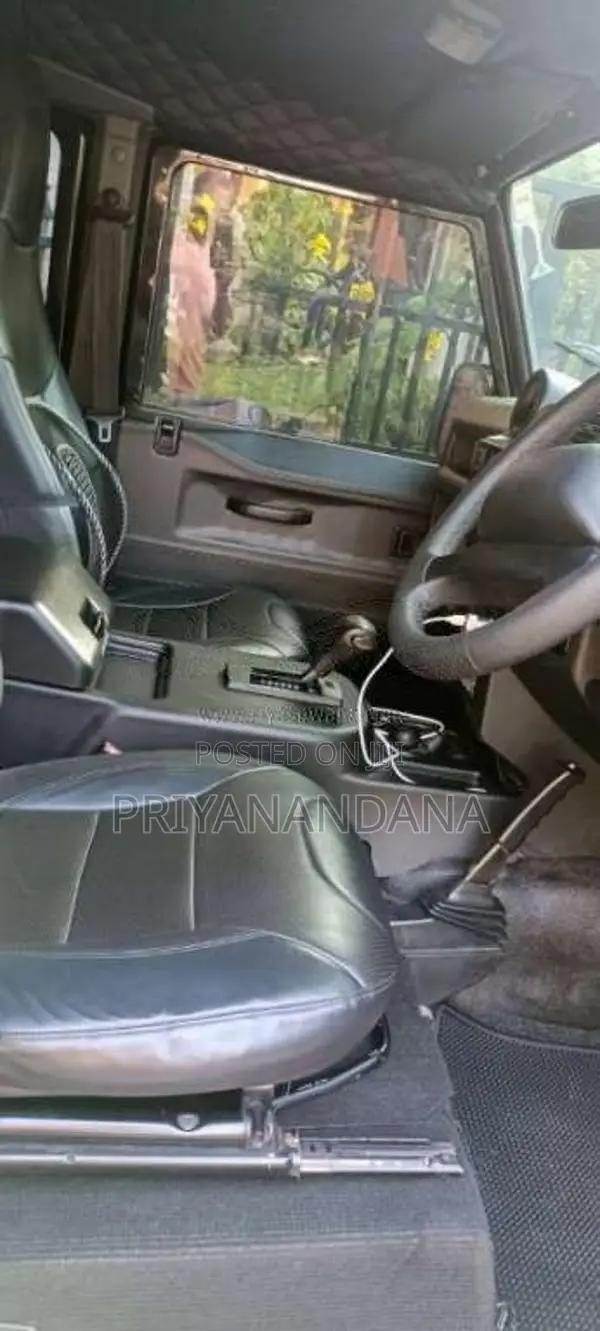 Land-Rover DEFENDER 2014 SUV (Used)