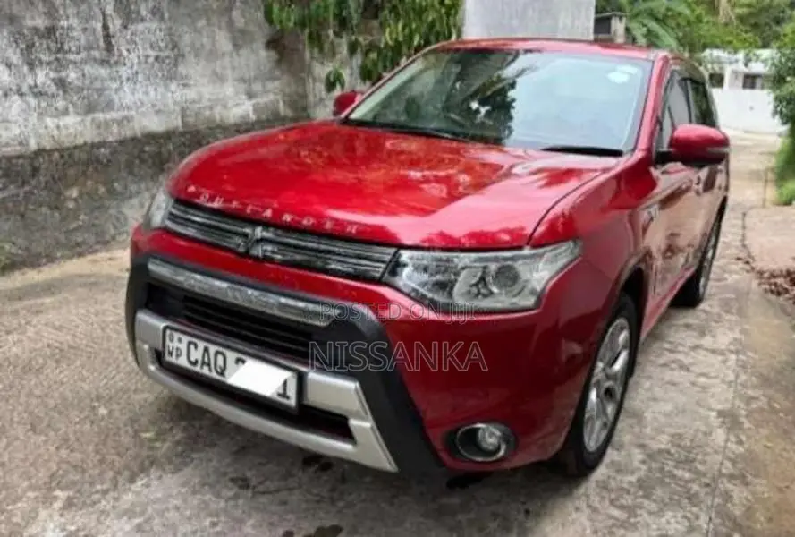 Mitsubishi Outlander PHEV 2015 SUV (Used)
