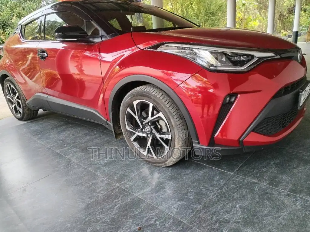 Toyota Chr 2019 SUV (Used)