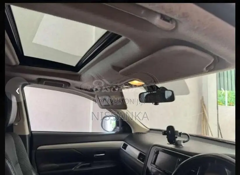 Mitsubishi Outlander PHEV 2015 SUV (Used)