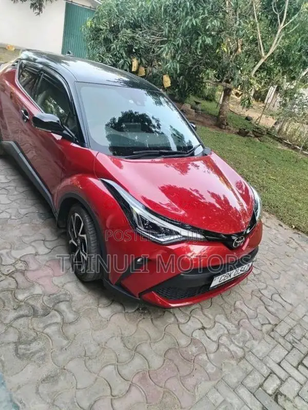 Toyota Chr 2019 SUV (Used)