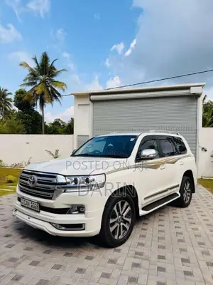 Toyota Land Cruiser Sahara V8 2016 SUV (Used)