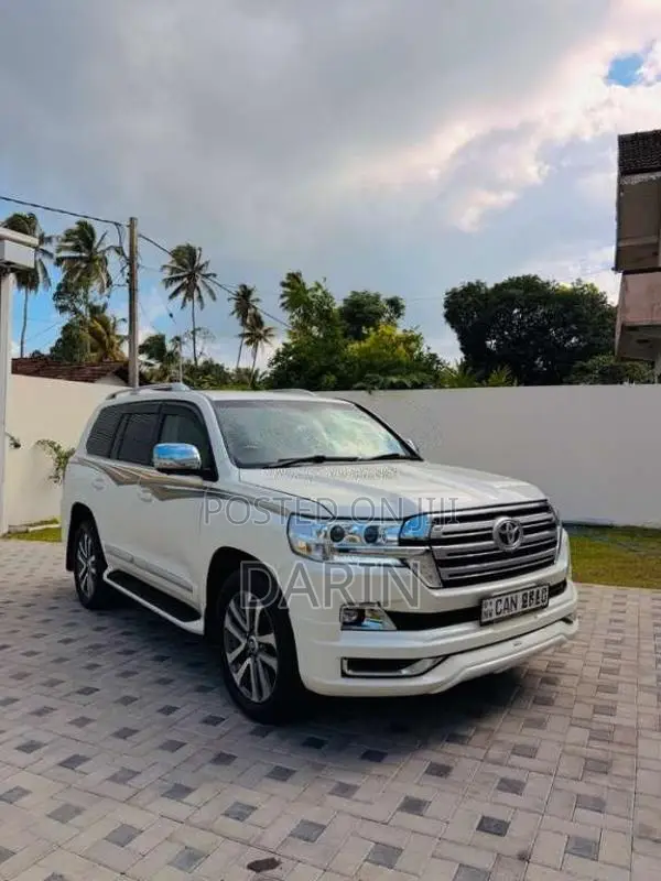 Toyota Land Cruiser Sahara V8 2016 SUV (Used)
