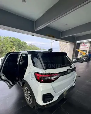 Toyota Raize 2024 SUV (Used)