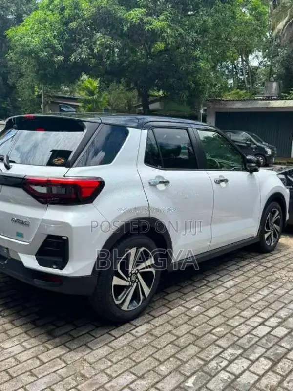 Toyota Raize 2024 SUV (Used)