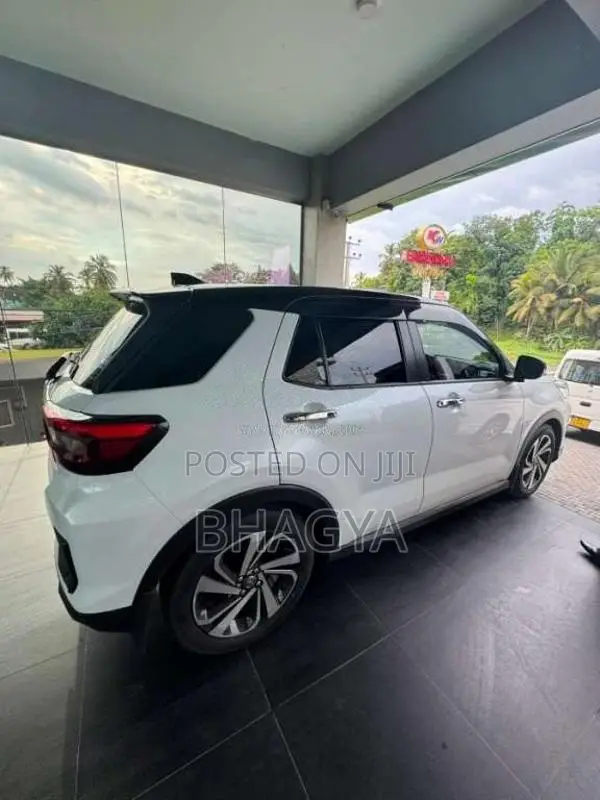 Toyota Raize 2024 SUV (Used)