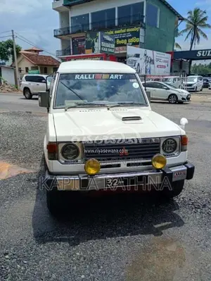 Mitsubishi Pajero 1990 SUV (Used)