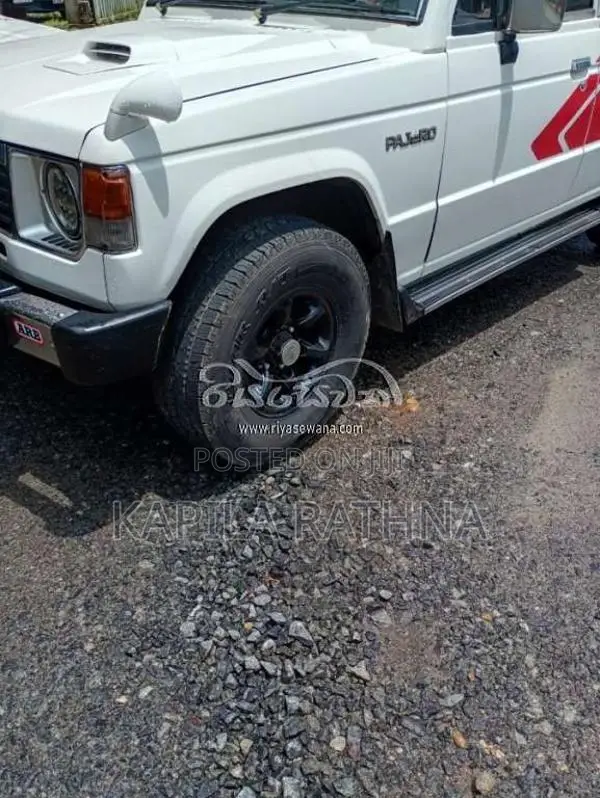 Mitsubishi Pajero 1990 SUV (Used)