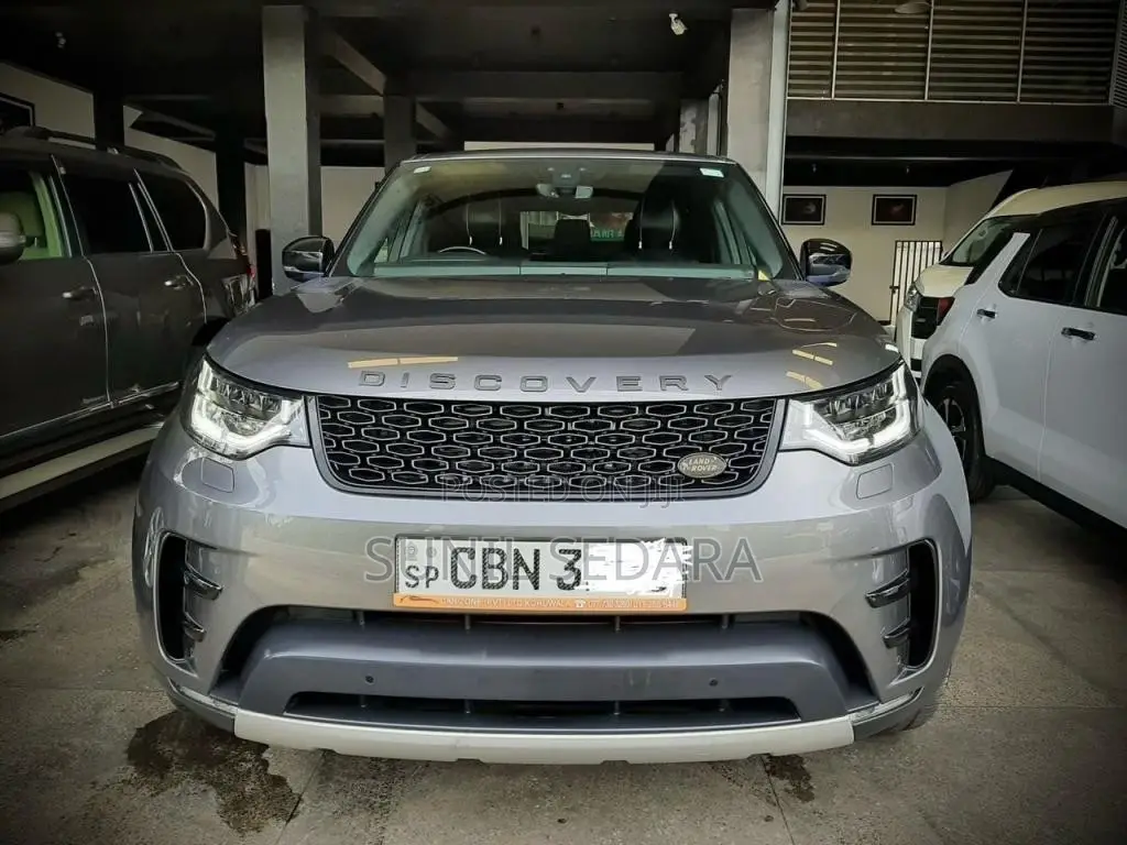Land-Rover Discovery 2019 SUV (Used)