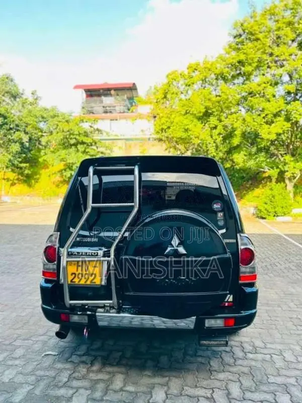 Mitsubishi Montero 2003 SUV (Used)