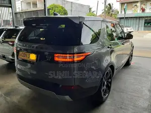 Land-Rover Discovery 2019 SUV (Used)