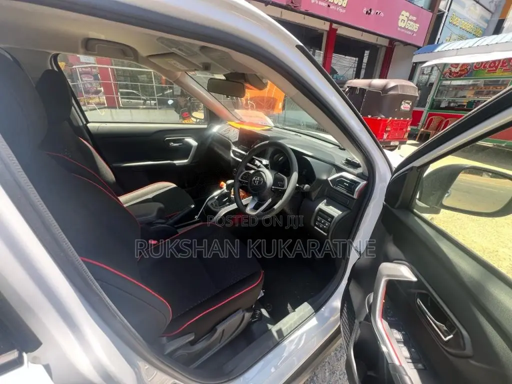 Toyota Raize 2023 SUV (Used)