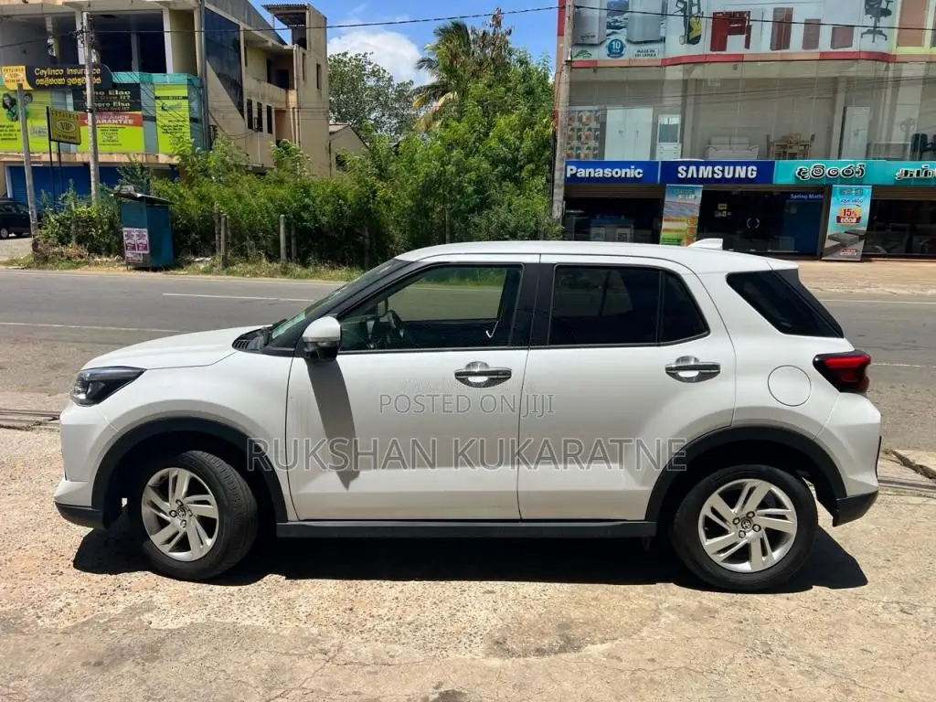 Toyota Raize 2023 SUV (Used)