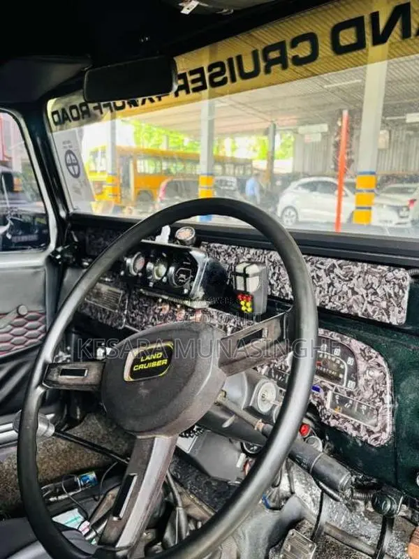 Toyota Land Cruiser 1982 SUV (Used)