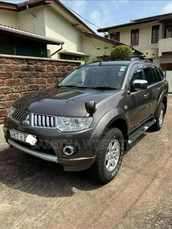 Mitsubishi Montero Sport 2011 SUV (Used)