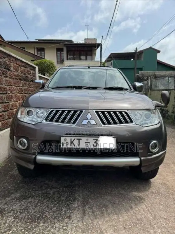 Mitsubishi Montero Sport 2011 SUV (Used)