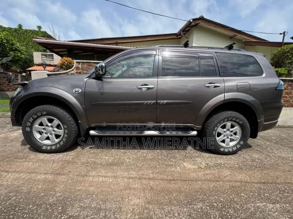 Mitsubishi Montero Sport 2011 SUV (Used)