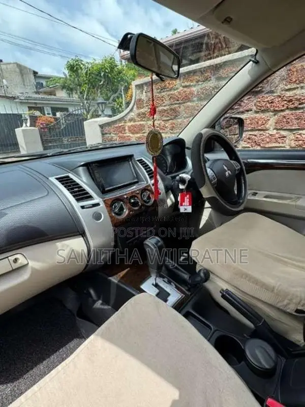 Mitsubishi Montero Sport 2011 SUV (Used)