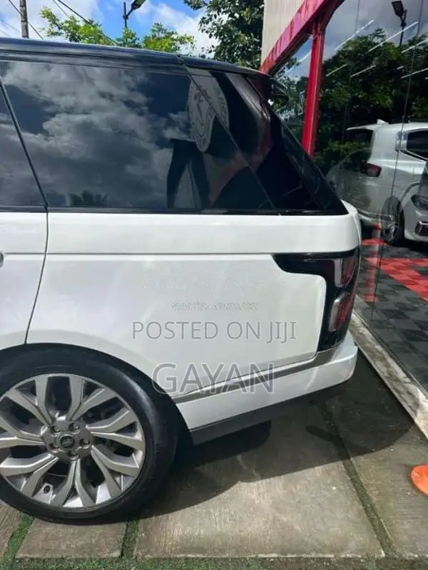 Range-Rover P400 2018 SUV (Used)