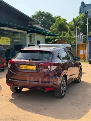 Honda Vezel 2014 SUV (Used)