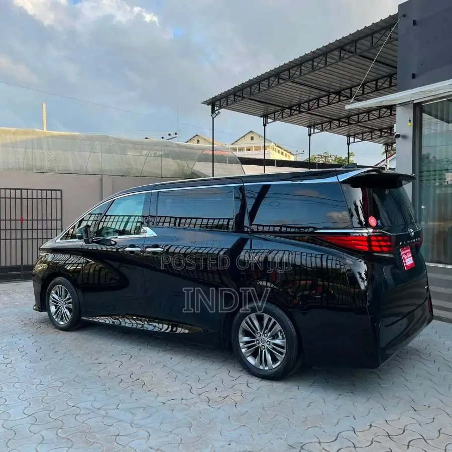 Toyota Alphard Z 2024 SUV (Used)