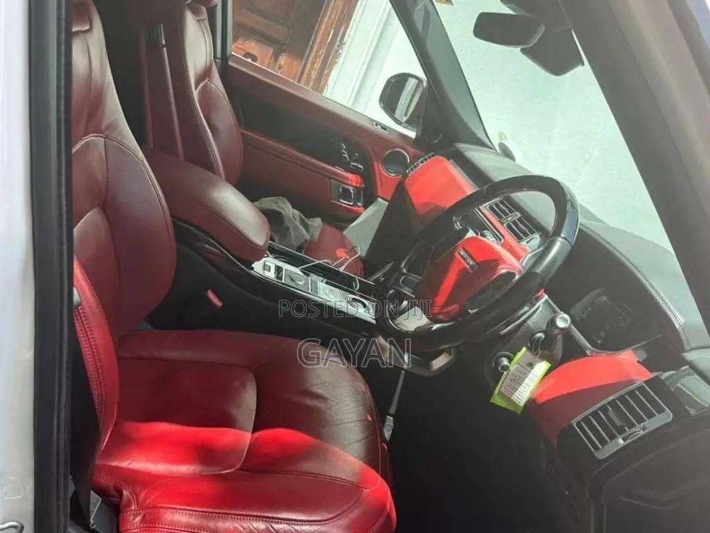 Range-Rover P400 2018 SUV (Used)