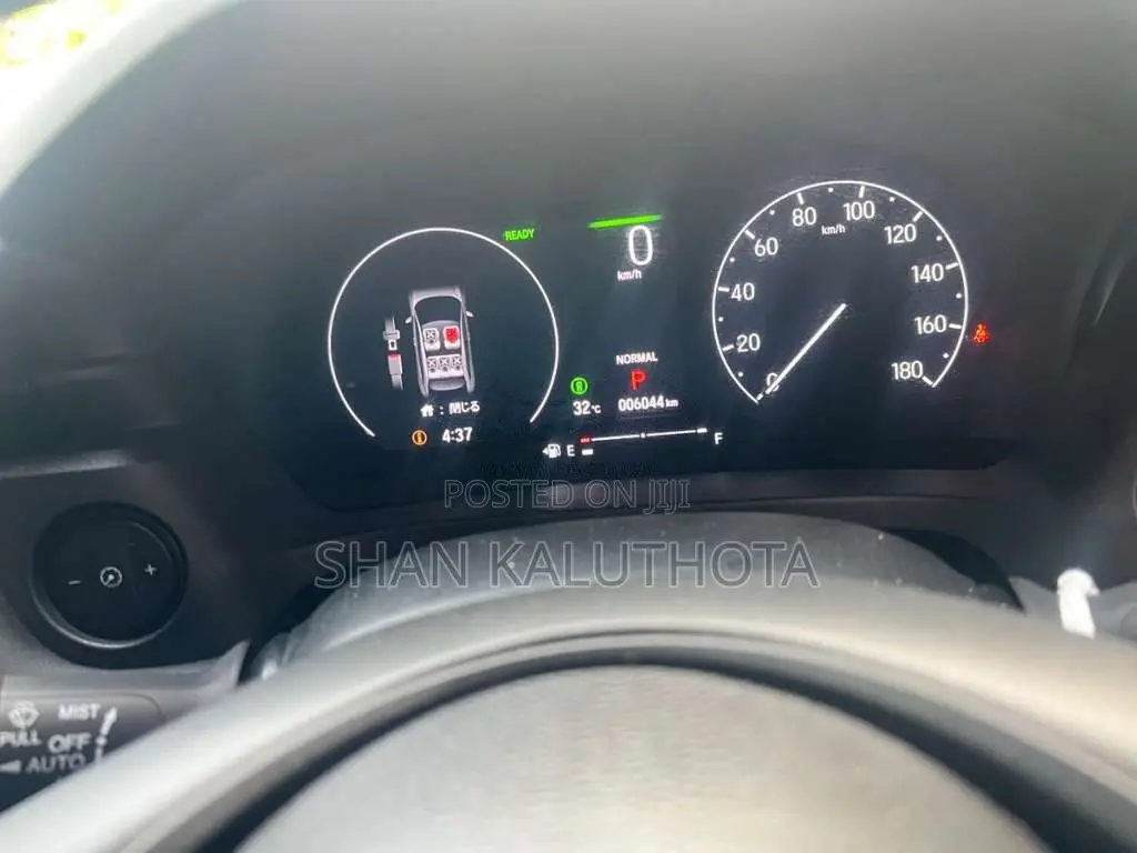 Honda Vezel 2025 SUV (Used)