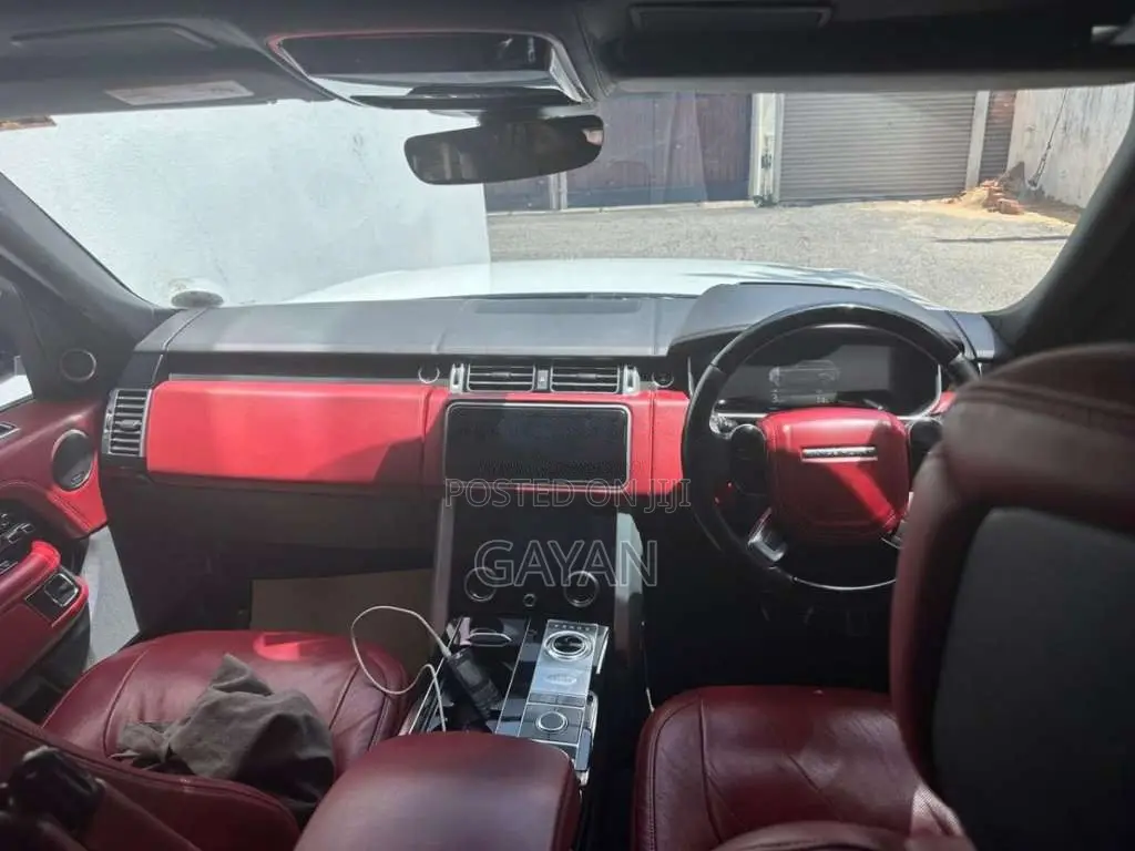 Range-Rover P400 2018 SUV (Used)