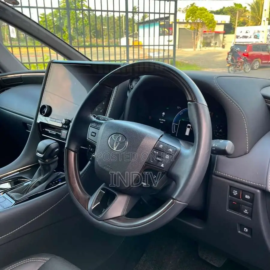 Toyota Alphard Z 2024 SUV (Used)