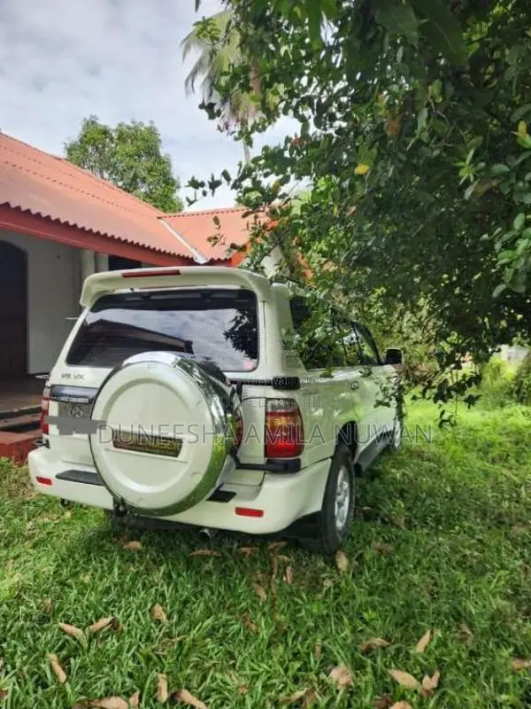 Toyota Land Cruiser Sahara 100 1998 SUV (Used)
