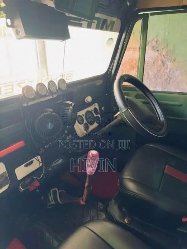 Mitsubishi 4DR5 J20D 1971 SUV (Used)