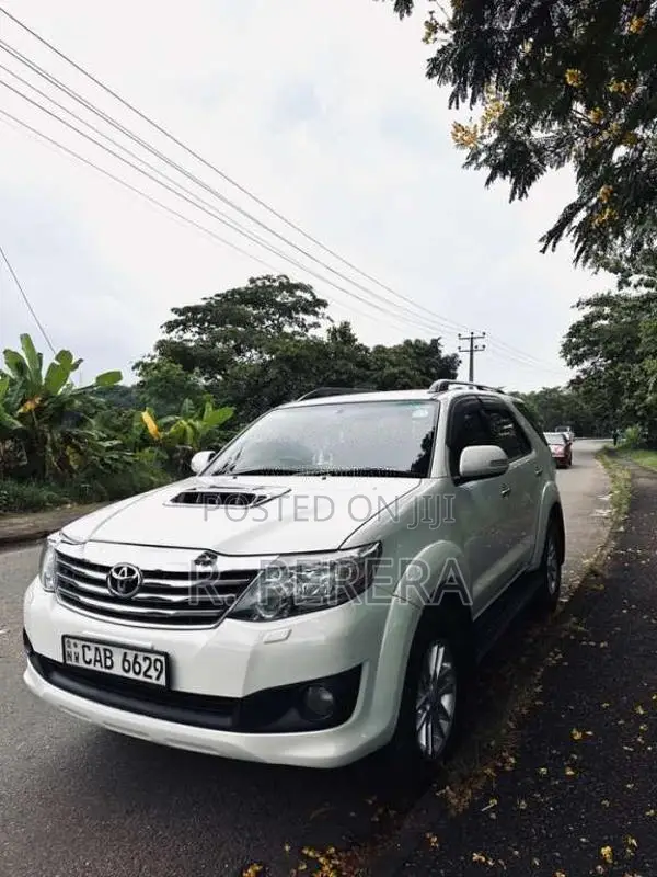 Toyota Fortuner 2013 SUV (Used)